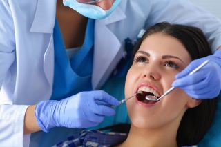Стоматолог: что лечит и чем занимается врач-стоматолог?