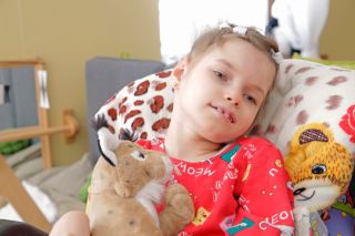Чтобы победить болезнь. В Омске восьмилетней девочке нужна помощь в борьбе с эпилепсией