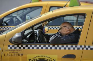 Сколько зарабатывает таксист?