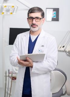 Исраелян Вардгес Саакович / Врач, хирург, стоматолог-имплантолог