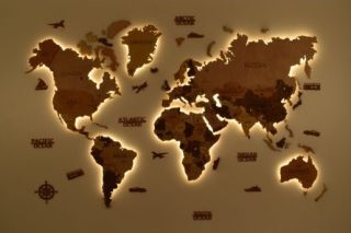 Деревянная карта мира с подсветкой / Декорация настенная
