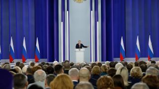 Владимир Путин своим посланием Федеральному собранию взорвал информационную бомбу