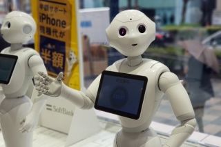 Со следующего месяца в метро Токио будут работать роботы