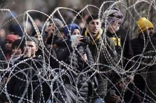 Польша обвинила мигрантов в обмане Европы