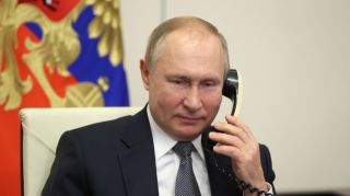 Президент России Владимир Путин провел телефонные переговоры с главой Палестины Махмудом Аббасом
