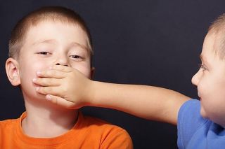 Как вести себя взрослым при не нормативной лексике из уст детей?