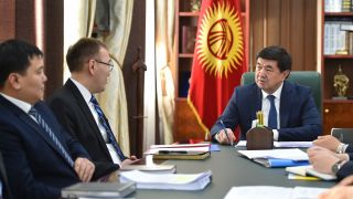 Глава Киргизии сообщил об экономическом кризисе