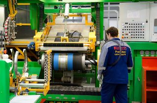 Pirelli временно приостанавливает работу своих заводов в РФ