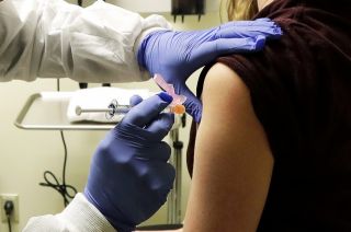 Дания — первая страна прекратившая вакцинацию от КОВИД