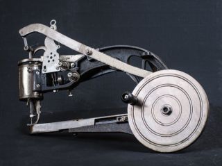 Машинка швейная для ремонта одежды и обуви Версаль