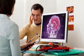 С какими проблемами идут к врачу неврологу?