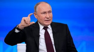 Путин предупредил о недопустимости вмешательства во внутренние дела России