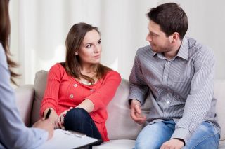 С какими вопросами можно обратиться к психологу по отношениям?