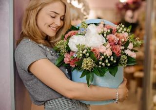 Международная доставка цветов и подарков в день обращения