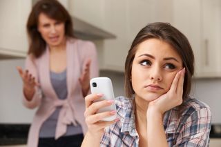 Что такое кризис подросткового возраста: рекомендации родителям