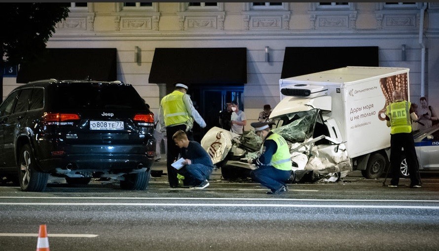 Актер Михаил Ефремов попал в аварию в центре Москвы