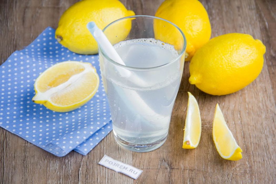 Сода вода лимонный сок. Лимонад. Домашний лимонад. Приготовление лимонада. Напиток с лимоном.