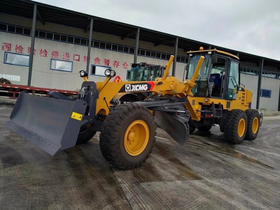 Аренда автогрейдера. Прокат грейдера XCMG GR165 15 тонн. Компания «Рентмашин»