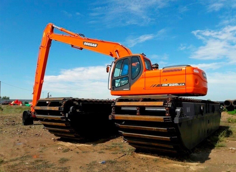 Аренда плавающего экскаватора Doosan DX225LCA SLR. Прокат экскаватора Doosan DX225LCA SLR. Компания «АвтоСпецГрупп»