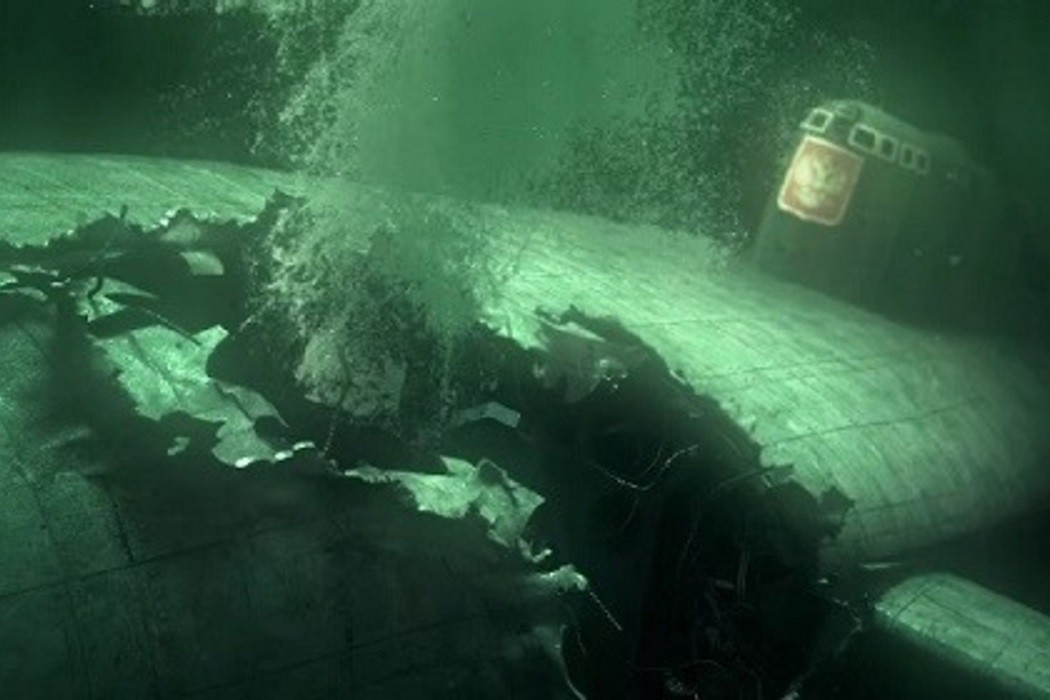 Как называется российский атомный подводный ракетоносный крейсер, затонувший у берегов Баренцева моря в 2000 году?